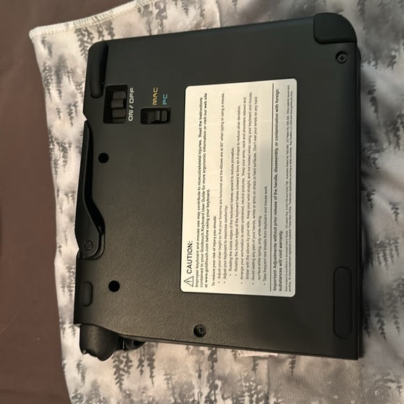 Gold touch Ergo Keyboard with Tenting and Angle adjustability - Picture 3 of 4